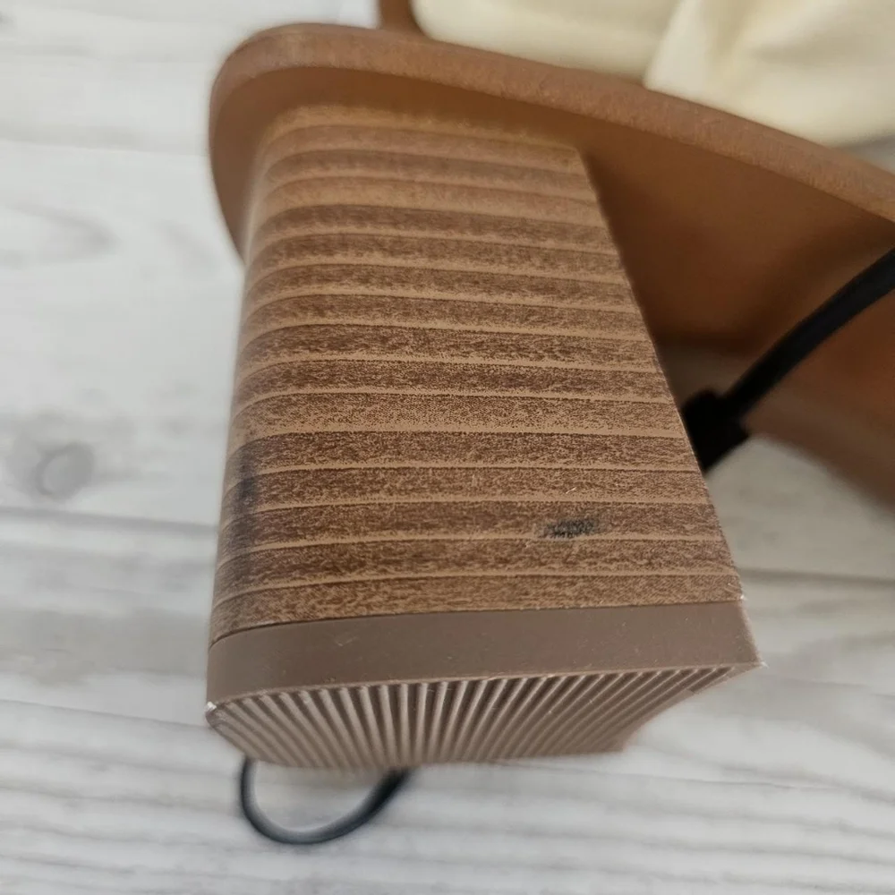 Zara Cream and Tan Leather Square Toe Sandals - Picture 4 of 7